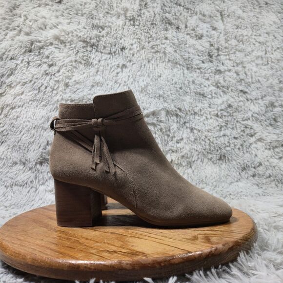 Violet & Red Jenna Womens Size 9M Brown Suede Luxury Tasseled Chelsea Boots - Picture 3 of 11